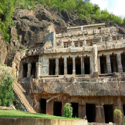 Undavalli Caves Place to visit